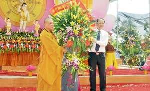 Ha Tinh provincial VBS celebrates Vesak 2015